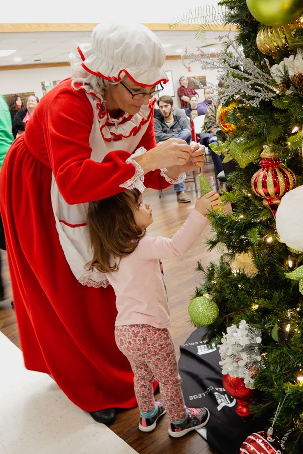 Mrs. Claus, who annually reads “T’was the Night Before Christmas” to the kids, and jolly old Santa will reappear at this year’s Cardinal Christmas Celebration and tree lighting at Mineral Area College.