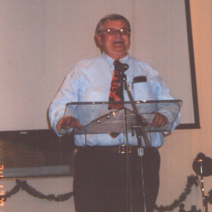 Billy addressing the Fredericktown Chamber of Commerce in 1982