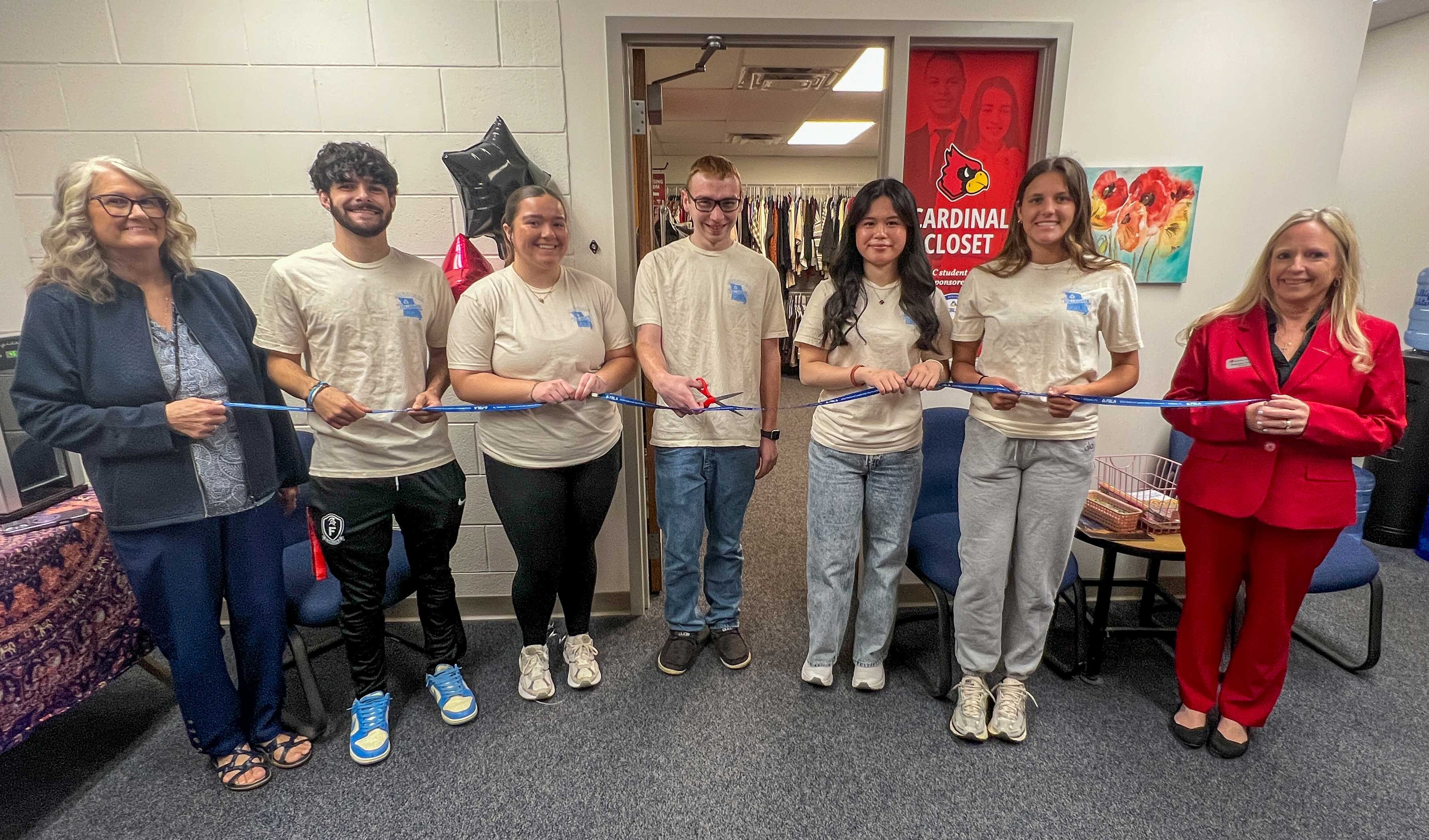 FBLA students and instructors at Cardinal Closet ribbon cutting